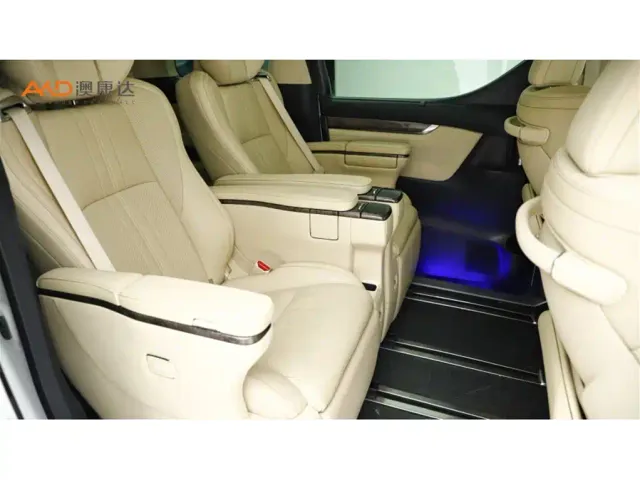 Toyota Vellfire — Фото автомобиля 8