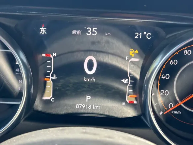 Jeep Wrangler — Фото автомобиля 11