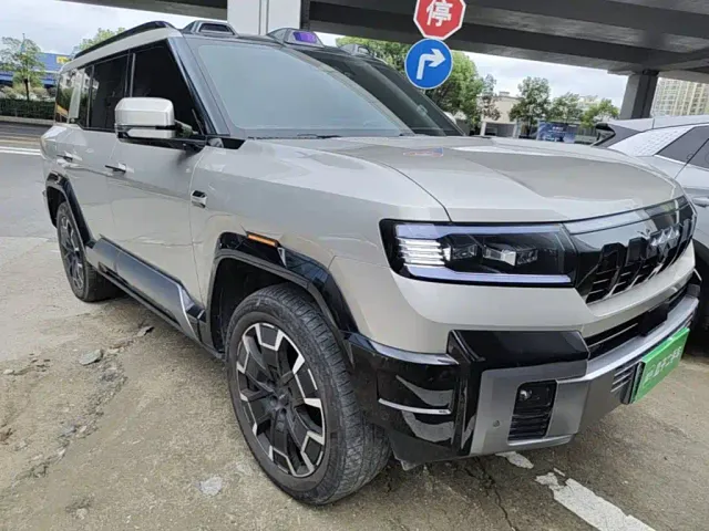 BYD FangChengBao Leopard 8 — Фото автомобиля 3