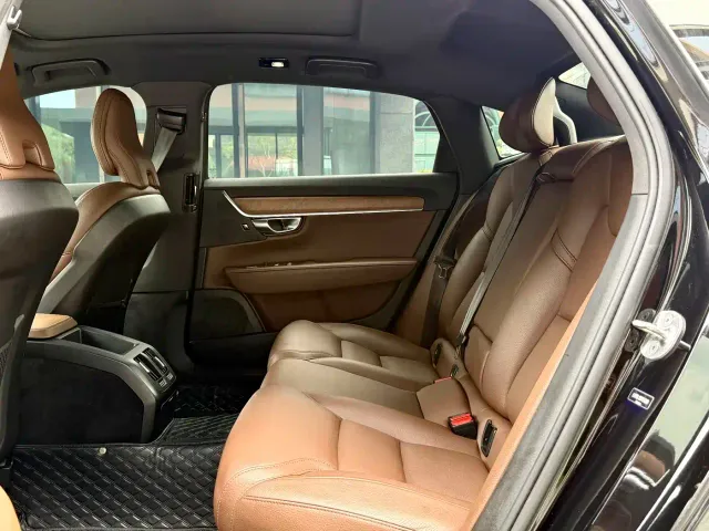 Volvo S90 — Фото автомобиля 19