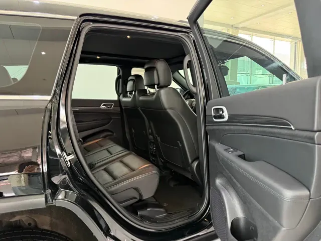 Jeep Grand Cherokee — Фото автомобиля 9