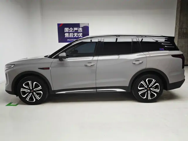Hongqi HS7 — Фото автомобиля 9