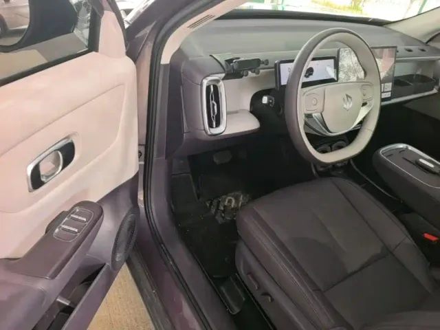 Leapmotor B10 — Фото автомобиля 15