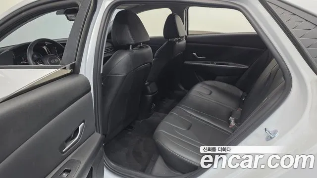 Hyundai Avante CN7 — Фото автомобиля 12