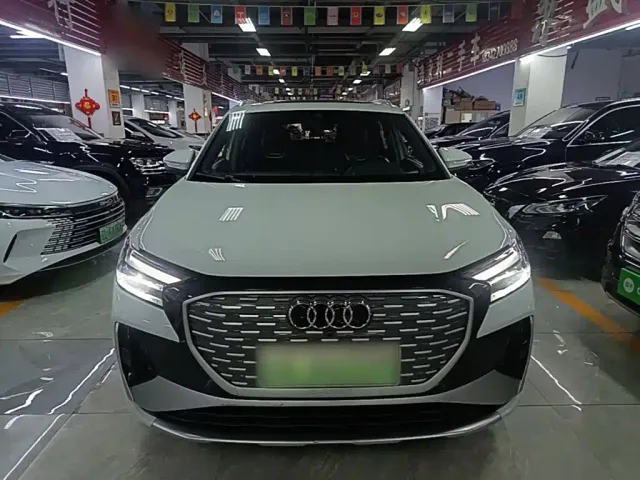 Audi Q4 e-tron — Фото автомобиля 2