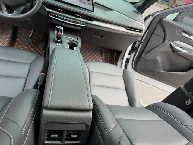 Cadillac XT4 — Фото автомобиля 21