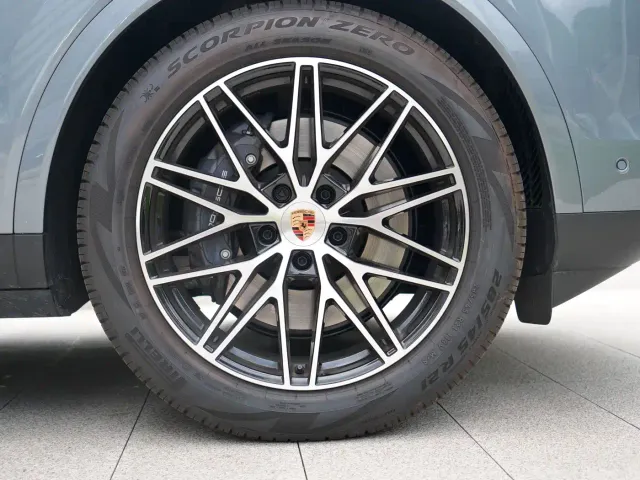 Porsche Cayenne — Фото автомобиля 6