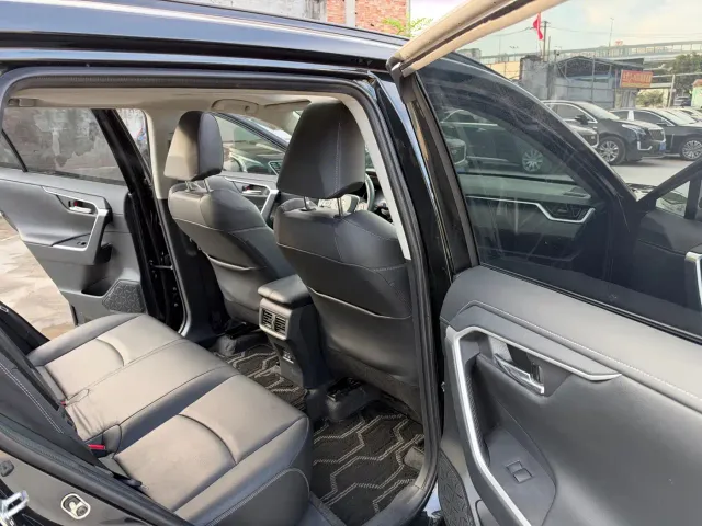 Toyota RAV4 — Фото автомобиля 11