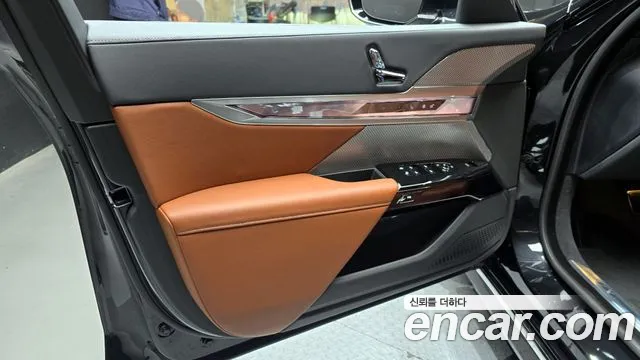 BMW 7-Series 7 серия (G70) 740i xDrive M Sport — Фото автомобиля 24