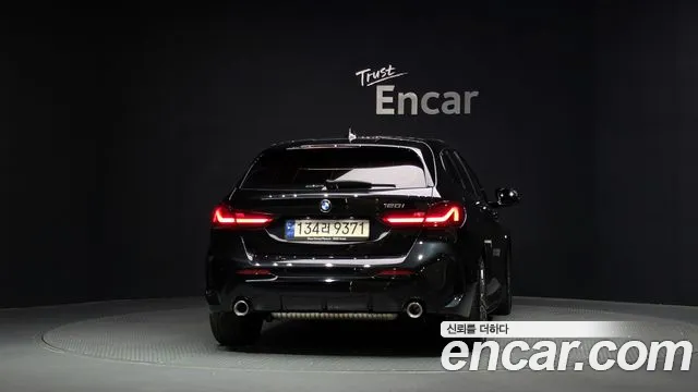 BMW 1 Series F40 — Фото автомобиля 4