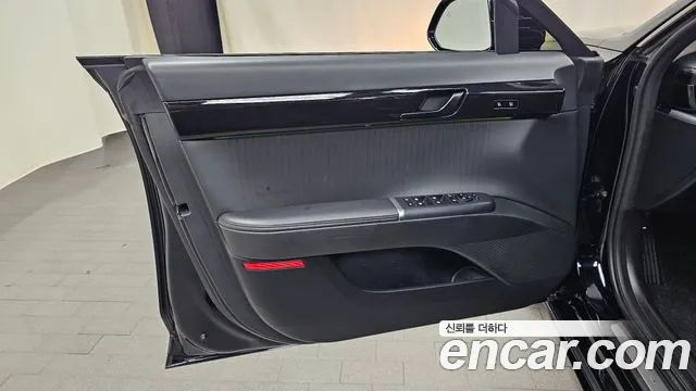 Hyundai Grandeur GN7 — Фото автомобиля 12