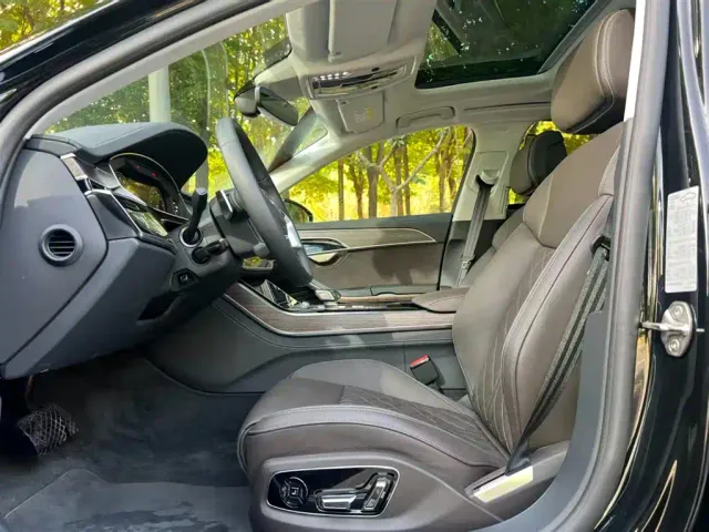 Audi A8 — Фото автомобиля 8