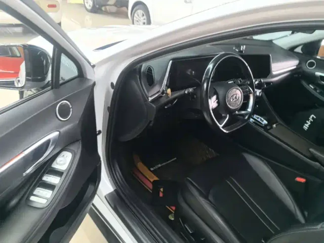 Hyundai Sonata — Фото автомобиля 15
