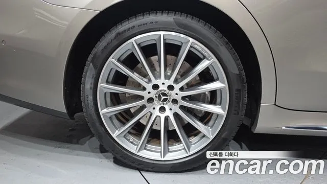 Mercedes-Benz S-Class — Фото автомобиля 5