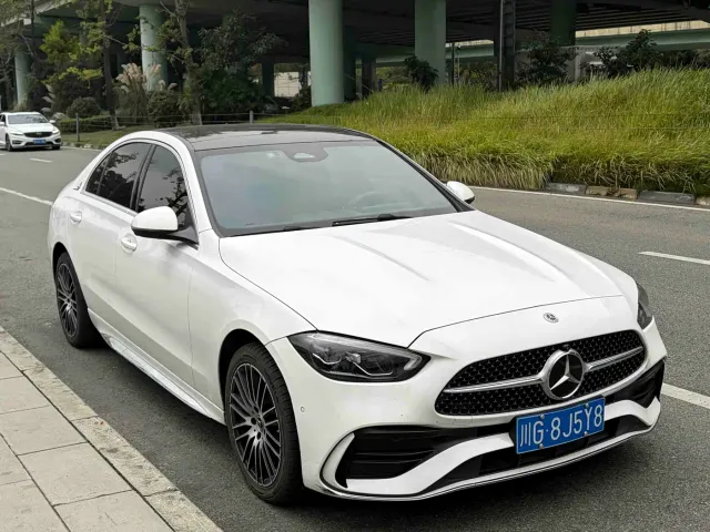 Mercedes-Benz C-Class — Фото автомобиля 3