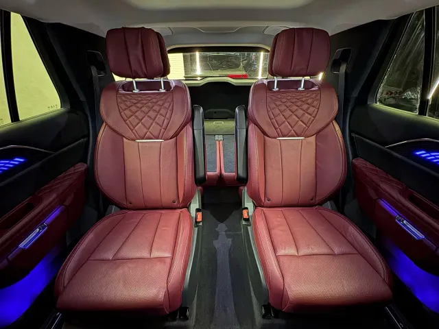 Hongqi E-HS9 — Фото автомобиля 21