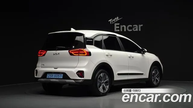 Kia Niro — Фото автомобиля 2