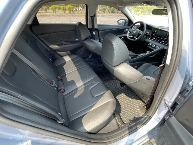Hyundai Elantra — Фото автомобиля 23