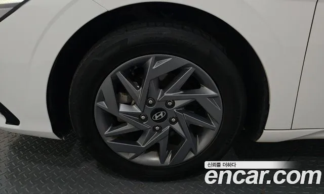 Hyundai Avante CN7 — Фото автомобиля 5
