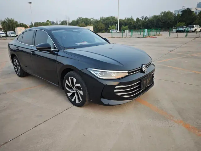 Volkswagen Passat — Фото автомобиля 9