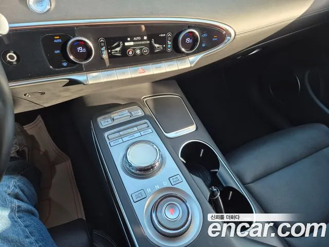 Genesis GV70 — Фото автомобиля 20