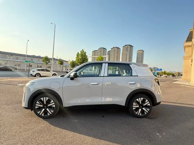 Leapmotor A10 — Фото автомобиля 2