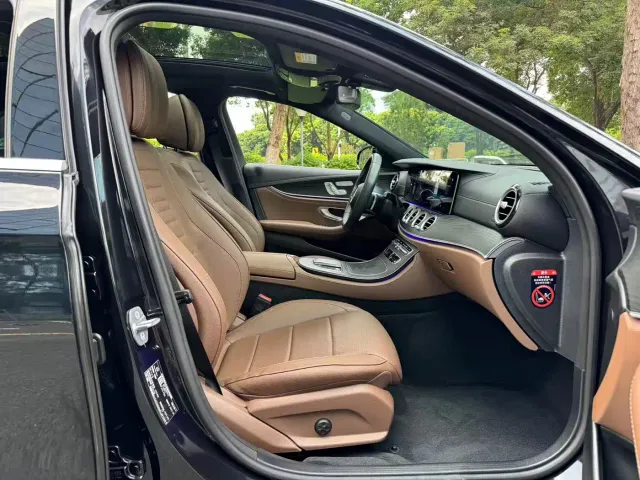 Mercedes-Benz E-Class — Фото автомобиля 7