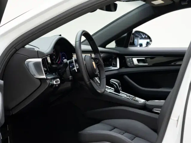 Porsche Panamera — Фото автомобиля 11