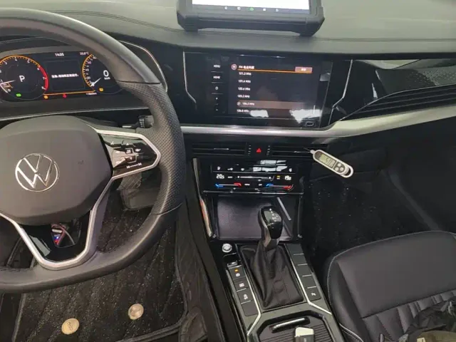Volkswagen Passat — Фото автомобиля 9