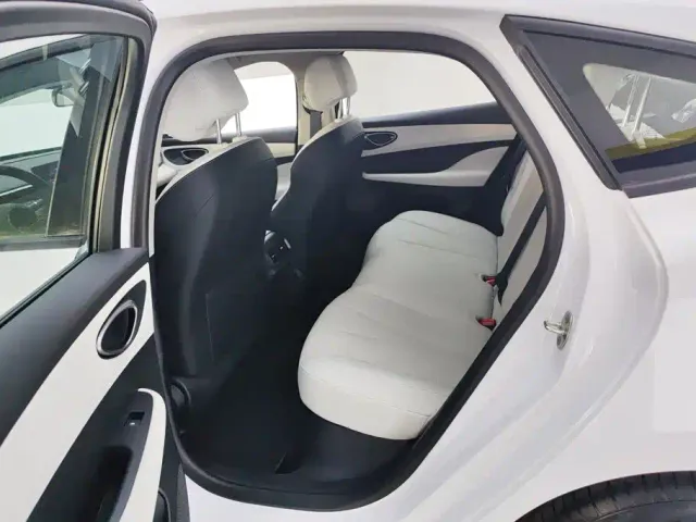 BYD Seal 05 DM-i — Фото автомобиля 11