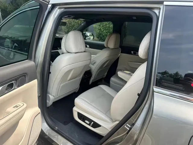 Li Auto ONE — Фото автомобиля 10