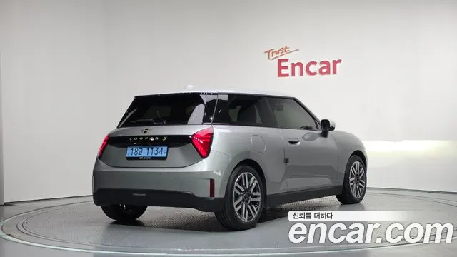 Mini Cooper — Фото автомобиля 2