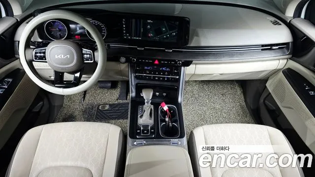 Kia Carnival Generation 4 — Фото автомобиля 7