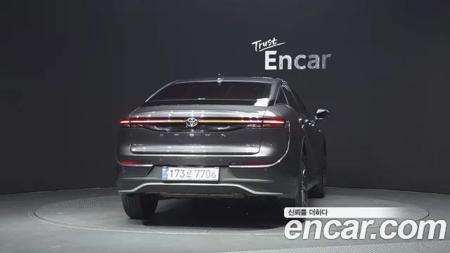 Toyota Crown — Фото автомобиля 4