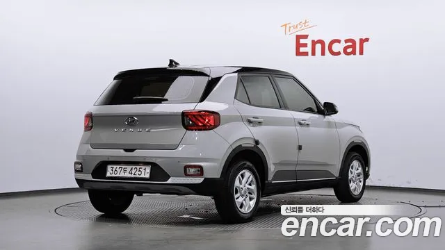 Hyundai Venue — Фото автомобиля 2