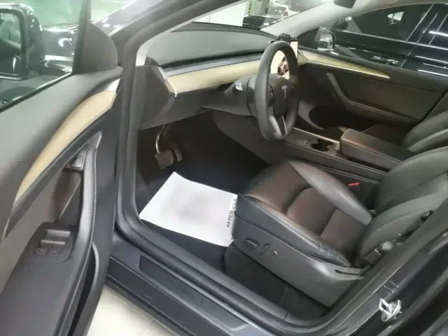 Tesla Model Y — Фото автомобиля 15