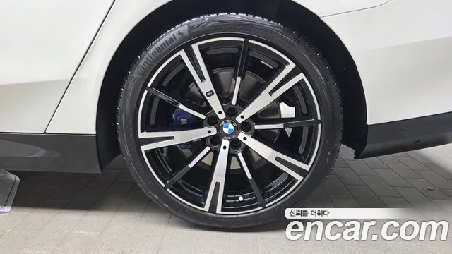 BMW 5 Series G60 — Фото автомобиля 6