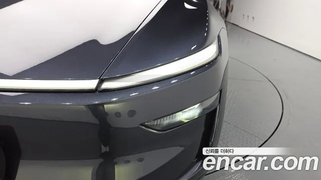 Tesla Model Y — Фото автомобиля 22