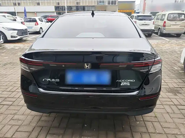 Honda Accord — Фото автомобиля 5