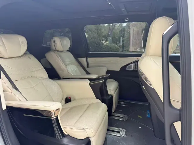 GAC Trumpchi M8 — Фото автомобиля 11