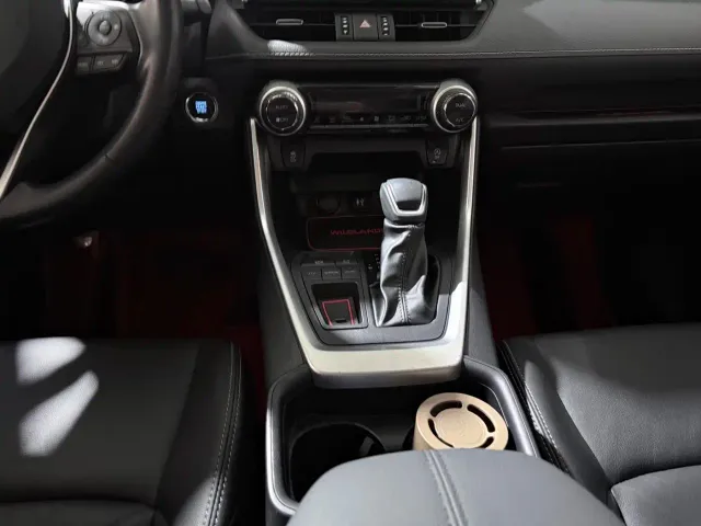 Toyota Wildlander — Фото автомобиля 15