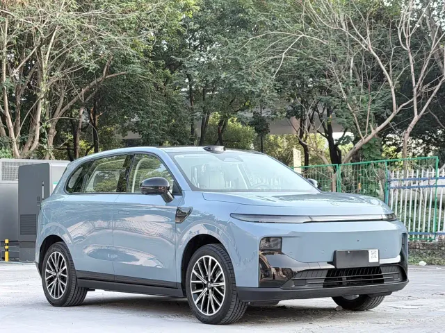 Leapmotor B10 — Фото автомобиля 3