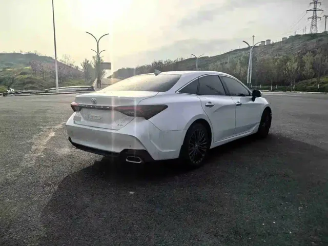 Toyota Avalon — Фото автомобиля 4