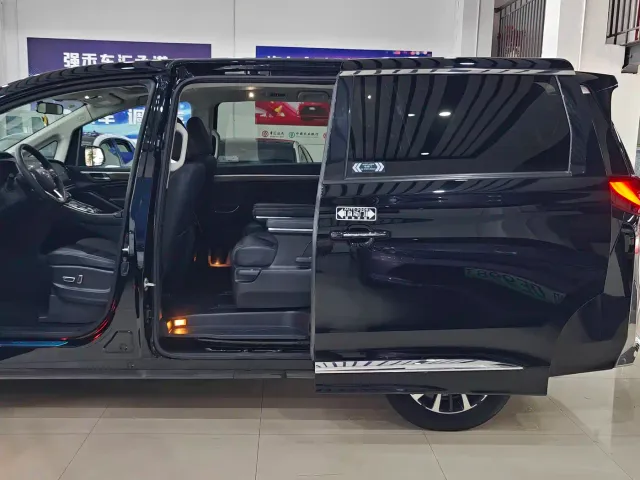 GAC Trumpchi M8 — Фото автомобиля 15