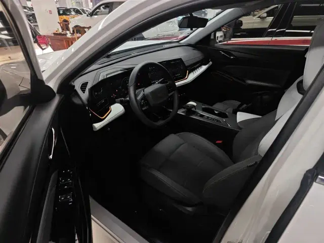Changan X5 Plus — Фото автомобиля 15