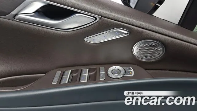 Genesis G80 Electrified G80 (RG3) — Фото автомобиля 29