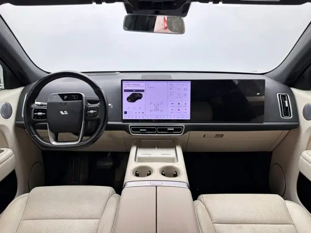 Li Auto L7 — Фото автомобиля 10