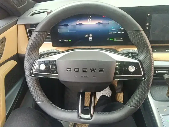 Roewe RX5 — Фото автомобиля 10