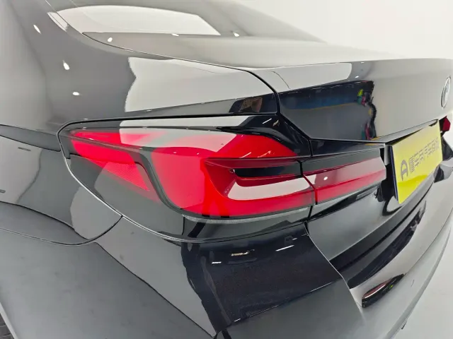 BMW 5 Series — Фото автомобиля 18