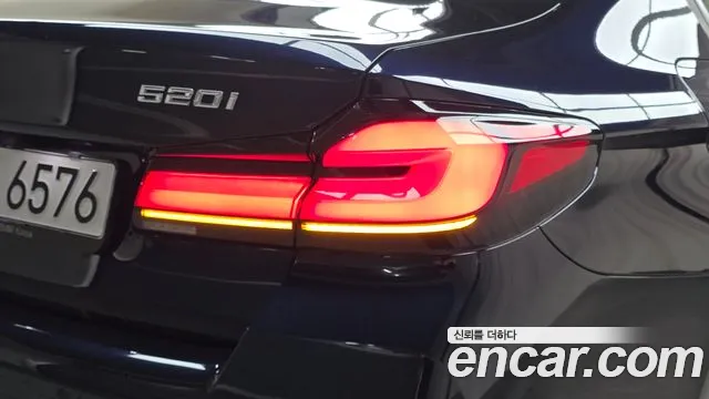 BMW 5 Series G30 — Фото автомобиля 8